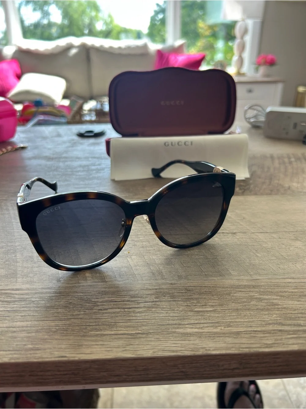Gucci Tortoiseshell Roundish Cat Eye Gradient Sunglasses - Brown/Black